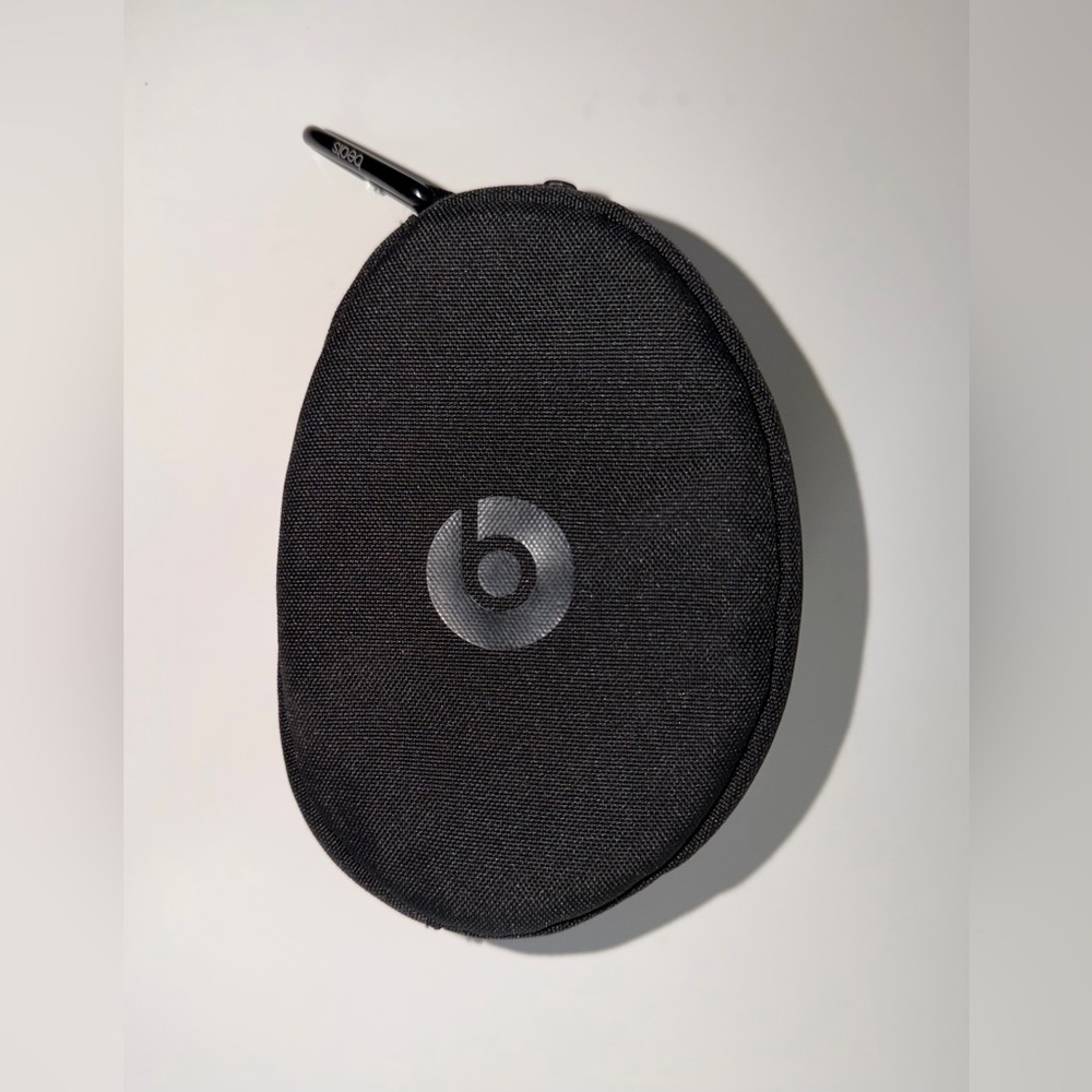 Beats by Dre Black Carrying Case with Logo
